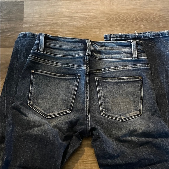 NWOT Distressed Women’s Jeans       Size 5/26 - Picture 4 of 6